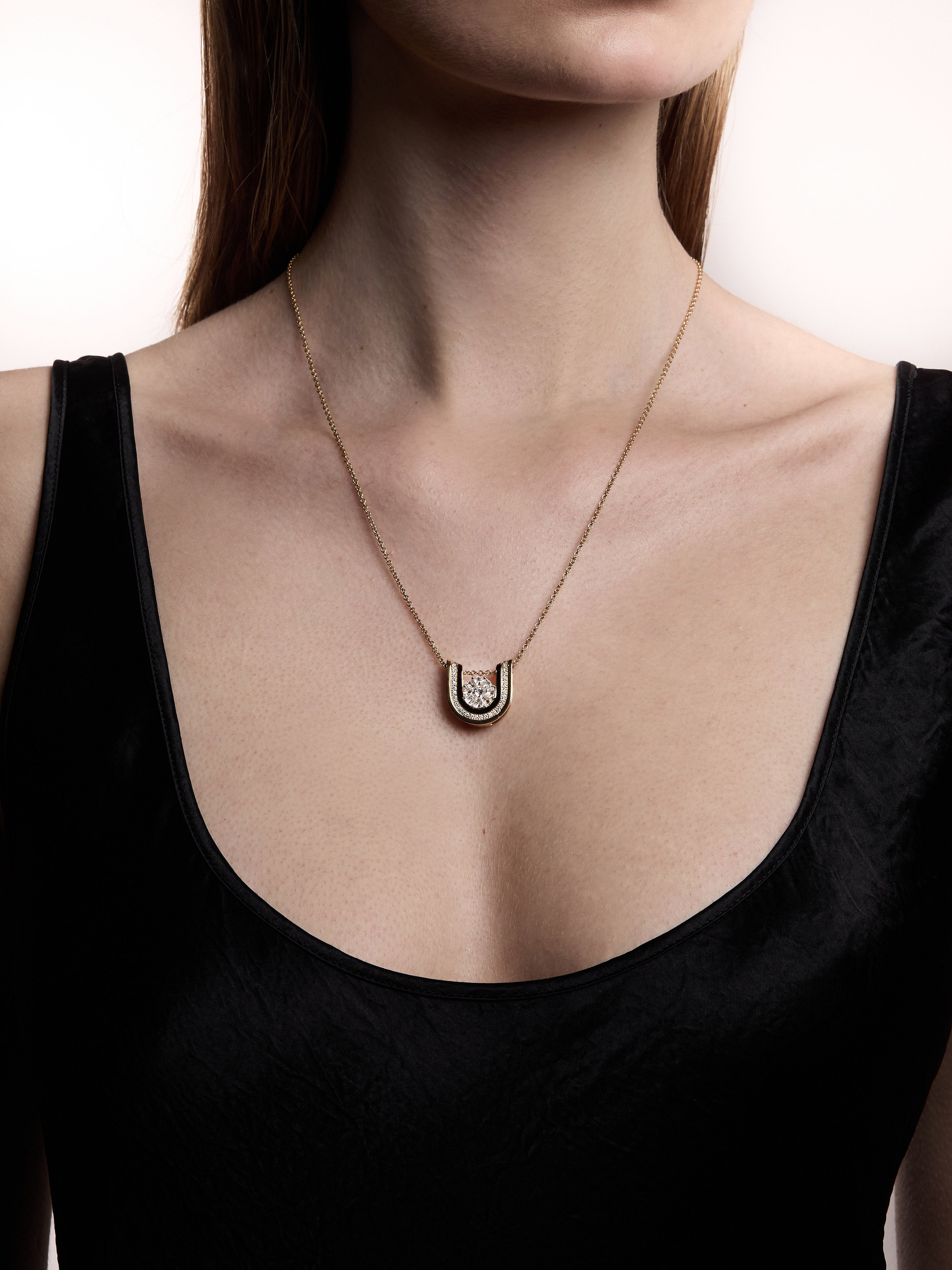 Dias Brilliant Jet Black Pendant