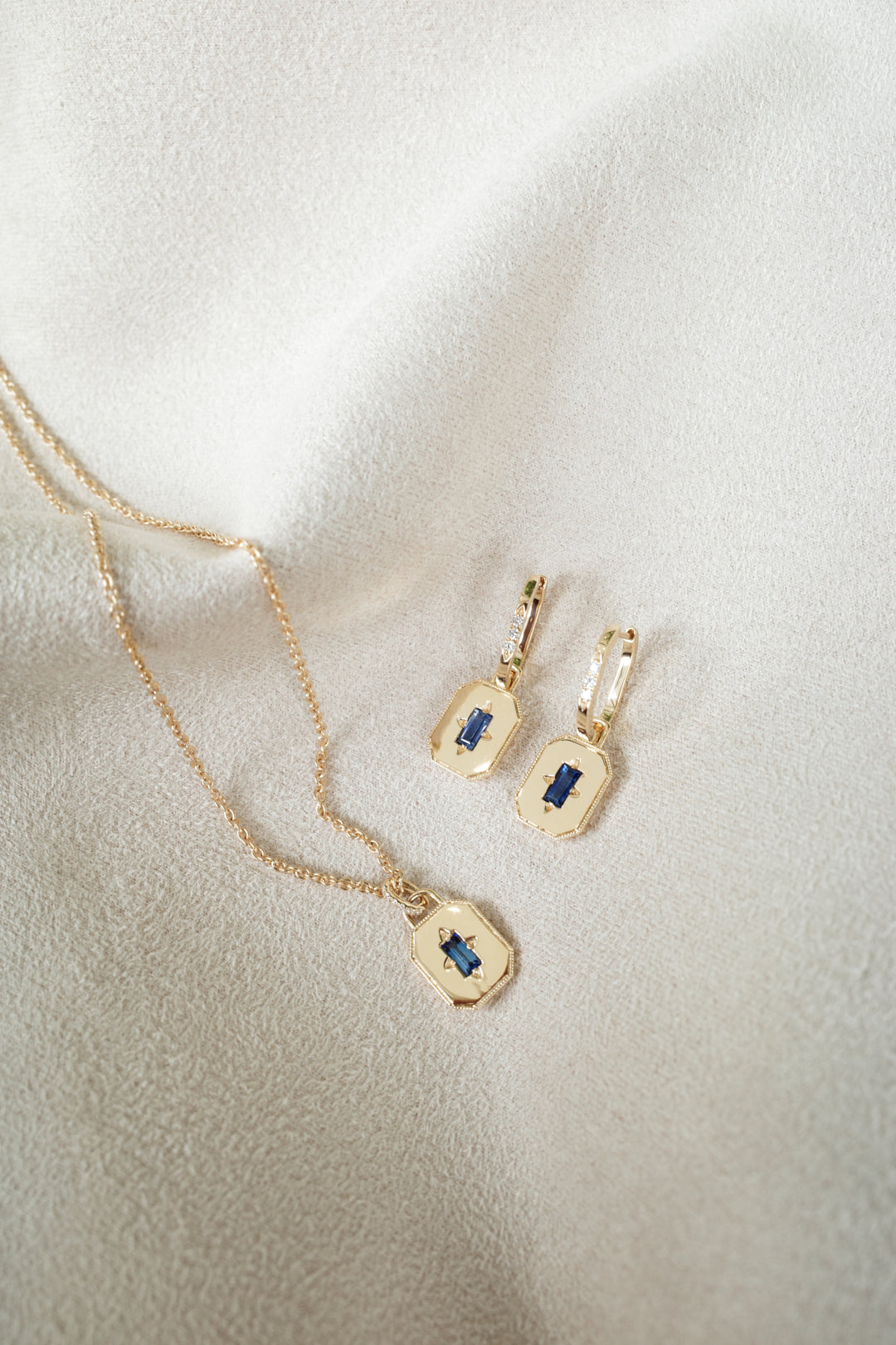 Spade Warisan Minor Blue Sapphire Pendant Drop Earrings