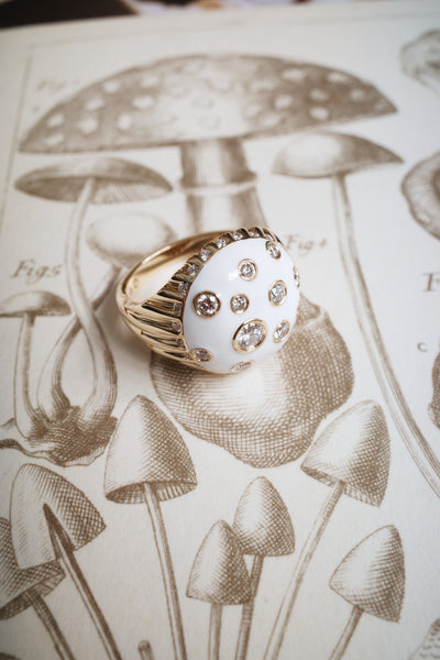 Toadstool Bone White Bombé Ring