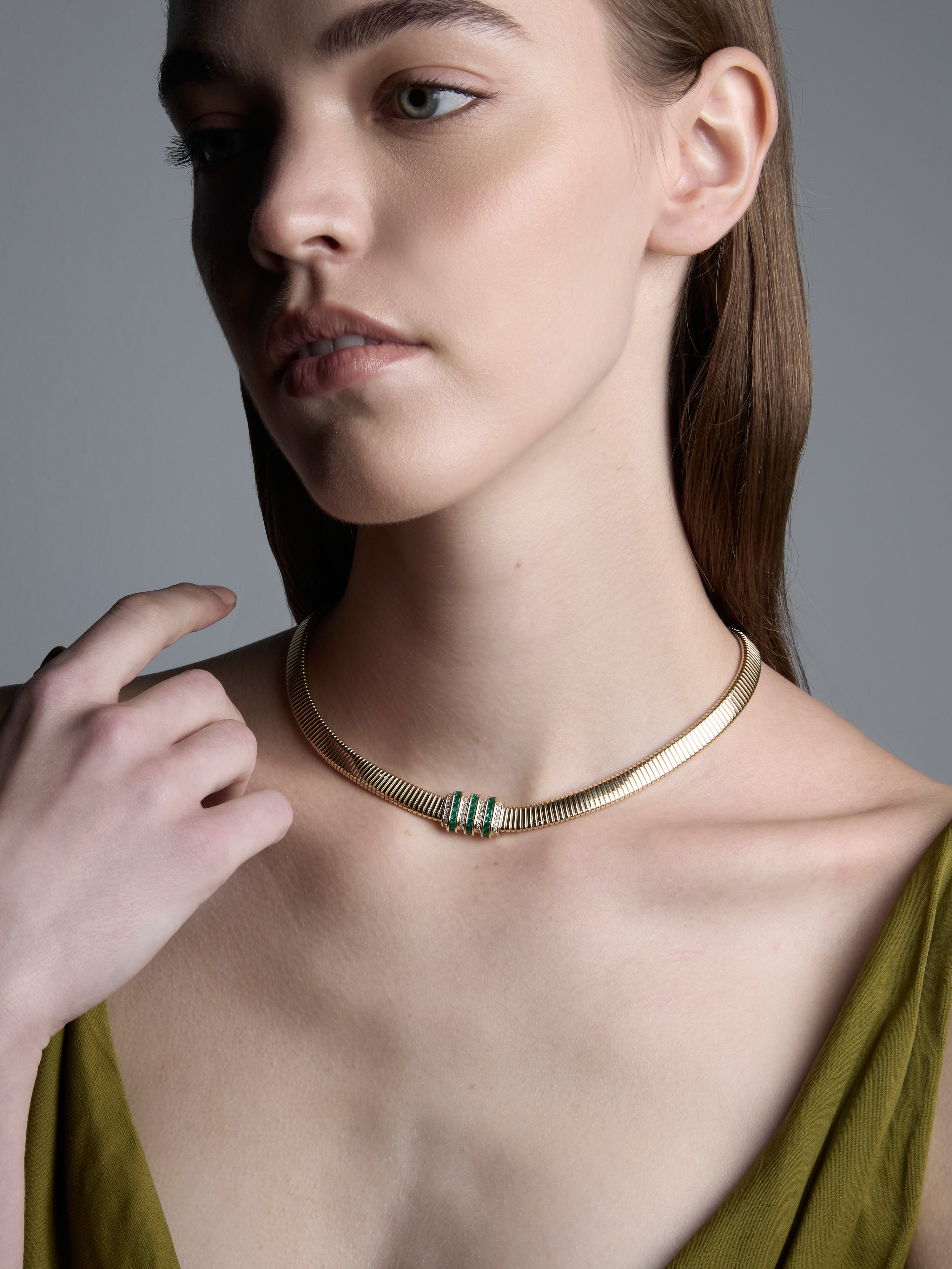 Raisina Cipher Emerald Tubogas Necklace