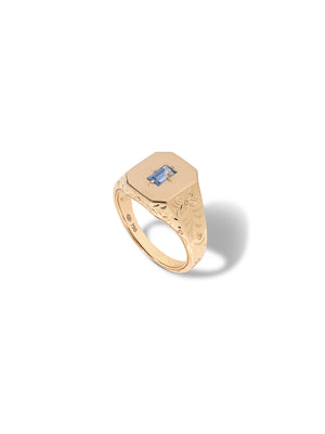 Spade Warisan Blue Sapphire Signet Ring