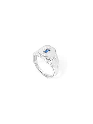 Spade Warisan Minor Blue Sapphire Signet Ring