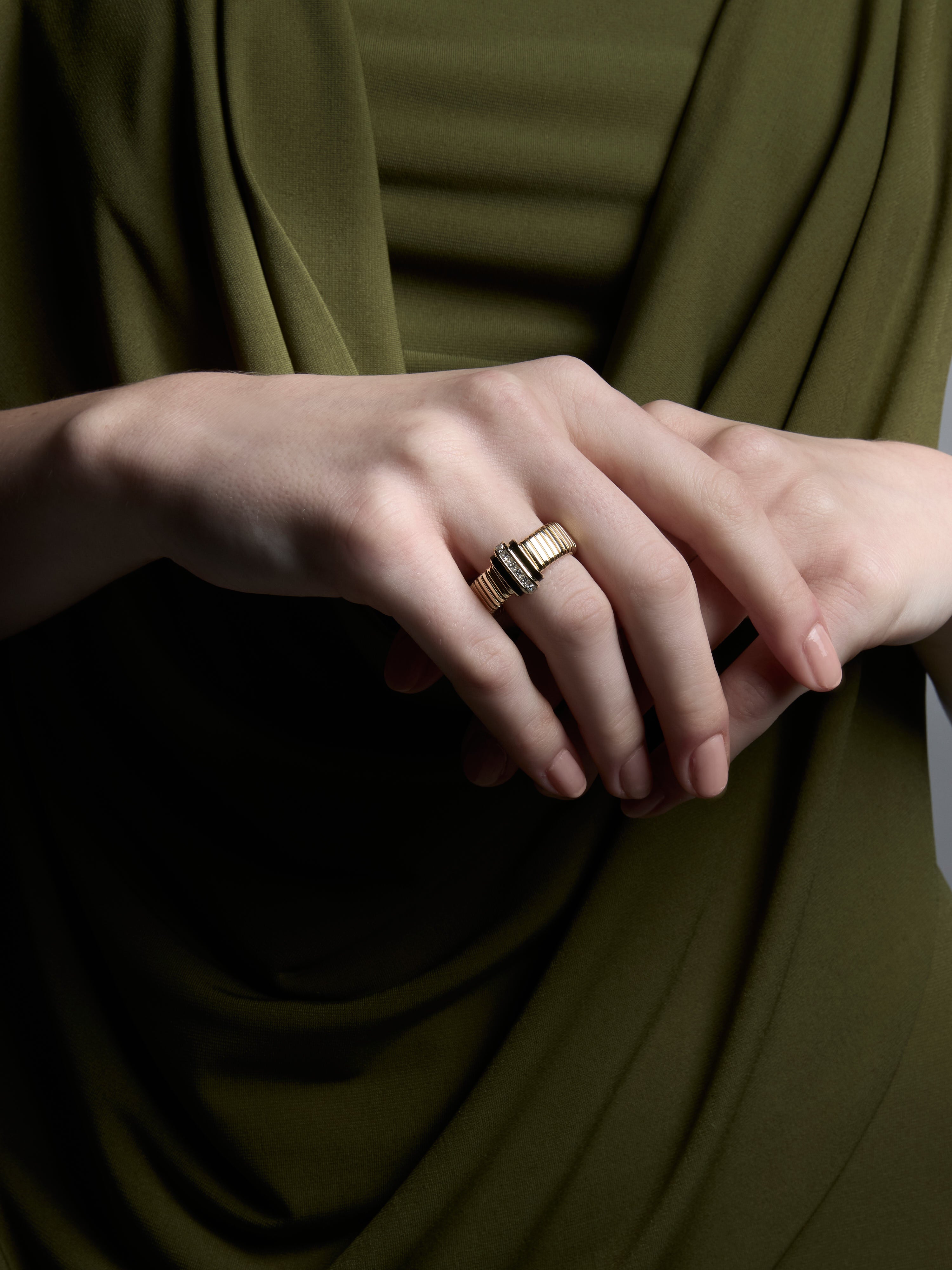 Raisina Jet Black Tubogas Ring