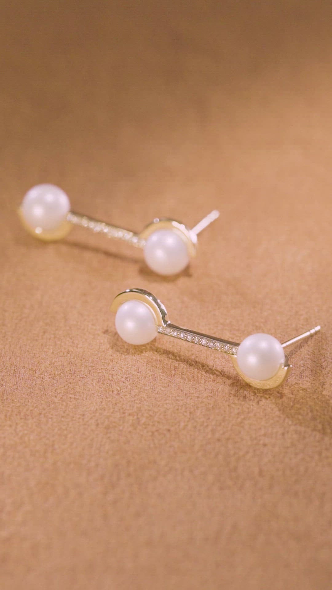 Rhyme Minor Pearl Earrings