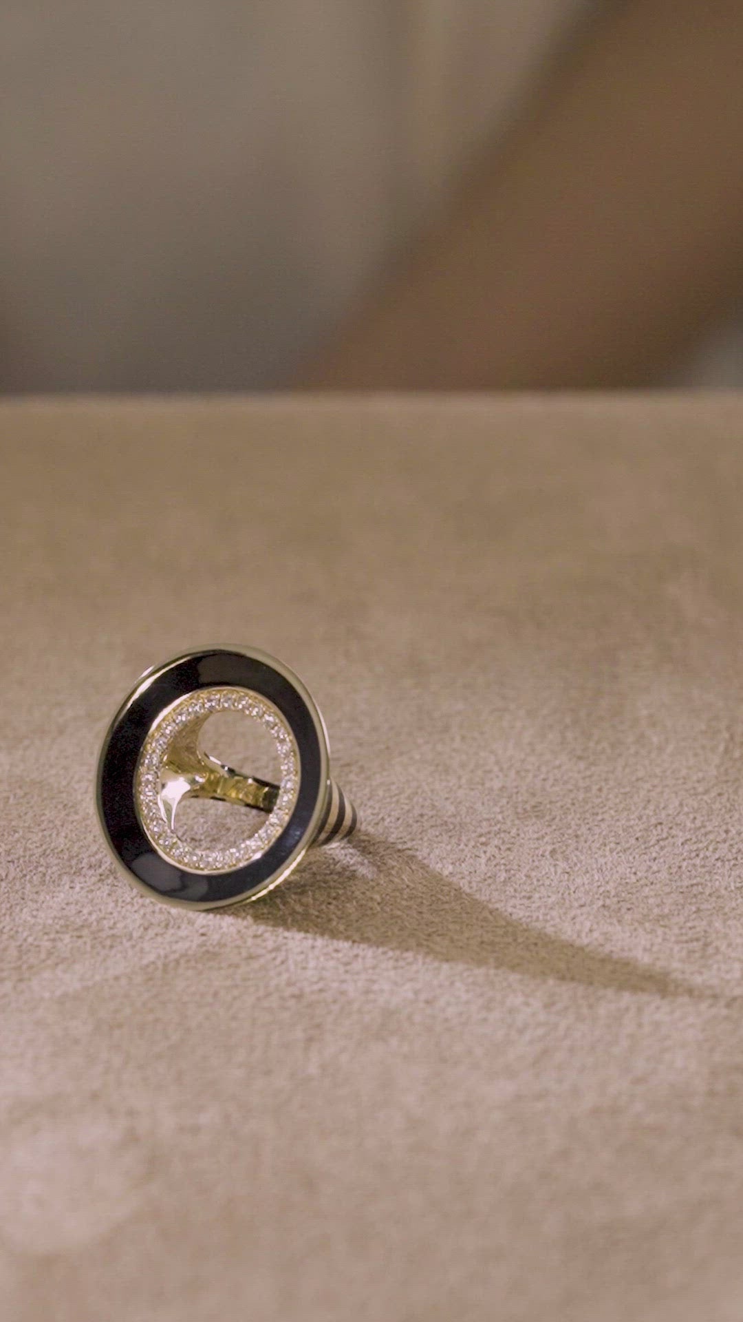 Load video: Reis Bone White Ring